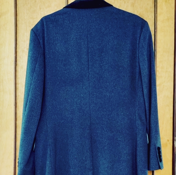 Like new 100% cashmere,charcoal men's coat, appx sz 38-40. Custom made. - Picture 2 of 8